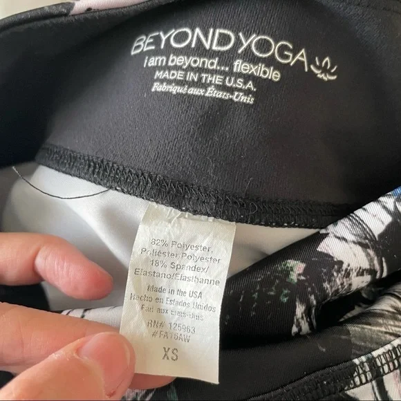 Beyond Yoga Lux Palette Essential Long Legging - Picture 5 of 5